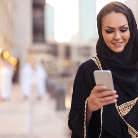 4 نصائح تقرّبك من زوجك المسافر