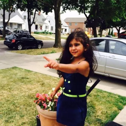 هكذا استقبلت "نجمة الفيس بوك" الطفلة ياسمينا رمضان