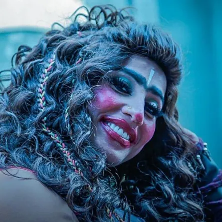 بالفيديو: أحمد مكي يرفض الزواج من دينا الشربيني ..بسبب "العذريّة"