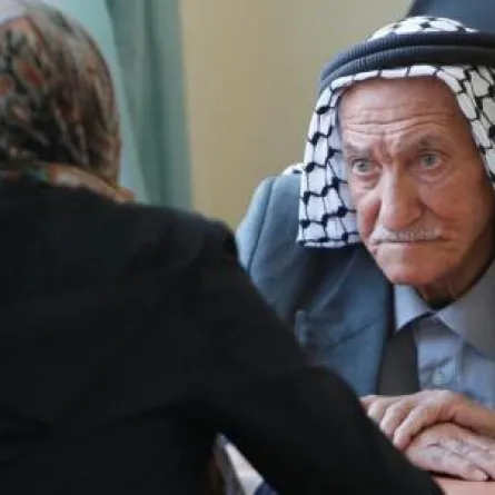 إبن الـ 81 عاماً يستعد لتقديم امتحانات شهادة الثانوية في الضفة الغربية