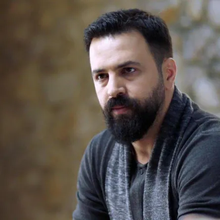 تيم حسن يكشف لـ"سيدتي نت" سر القطعة التي لا تفارق فمه في "الهيبة"