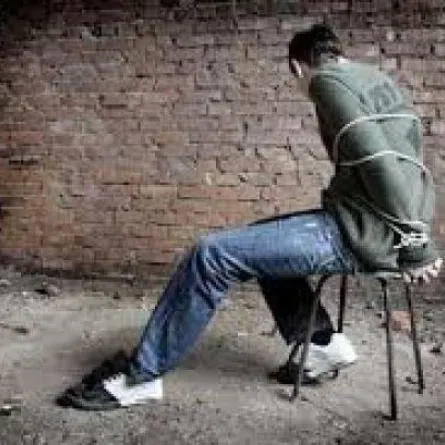 ثري ينجح في مغافلة خاطفيه ويهرب