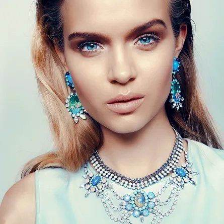 تعرفي على حجر الفيروز ومعانيه