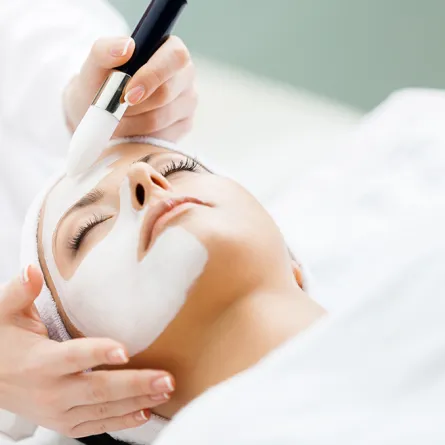 5 خلطات طبيعية تؤذي بشرتك ... تجنبيها