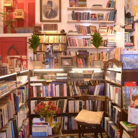 كيف تحول محل بقالة إلى مكتبة؟