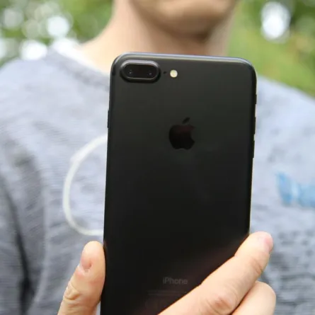 "آبل": آلات لإصلاح شاشات "أيفون" المكسورة قريباً