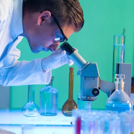 فريق سعودي ينتج لقاحاً جديداً لمكافحة الكبد الوبائي والكوليرا