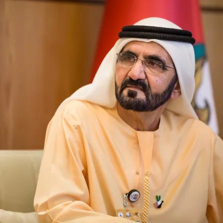 محمد بن راشد ينشر قصيدة "خلية نحل" على انستقرام