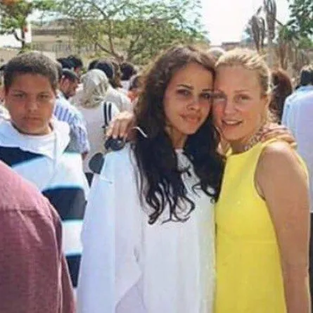 "نور عمرو دياب" تحتفل بعيد ميلادها مع والدتها شيرين رضا ومفاجأة في الصورة