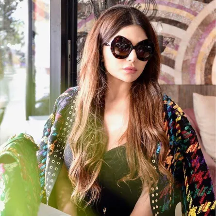 هيفاء وهبي تكشف علاقتها بالحرباء: أصبحنا أصدقاء