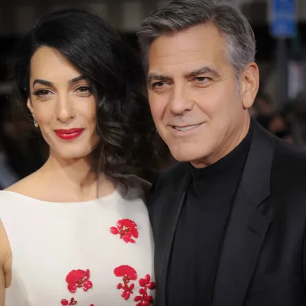 تعرفي على الهدايا التي تلقتها أمل علم الدين بمناسبة ولادة توأمها