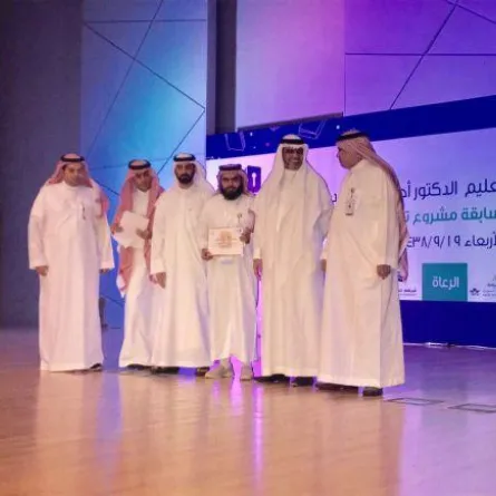 طلاب وطالبات "الشرقية" على منصة تتويج "تحدي القراءة"