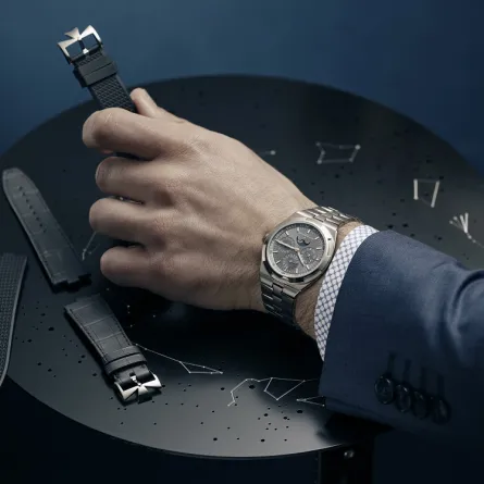 فاشرون كونستانتين تجمع علم الفلك بفن صناعة الساعات