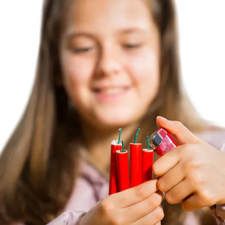 هؤلاء تأذوا بسبب الألعاب النارية والمفرقعات