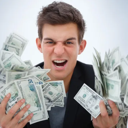 كيف جمع 300 مليون جنيه من ضحاياه خلال 15 يوماً؟