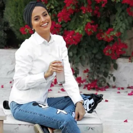 10 إطلالات رمضانية بالجينز تناسبك من الفاشينيستا زينب حمود