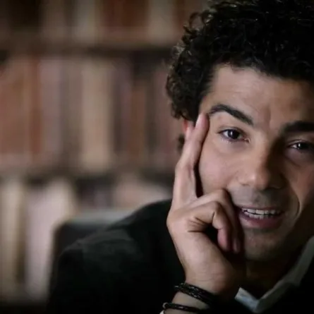 خالد النبوي يوجه رسالة للراحل أحمد زكي .. فماذا قال له ؟