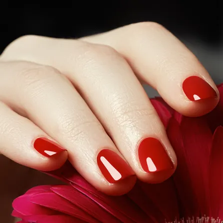 طلاء الاظافر للمرأة السعودية 