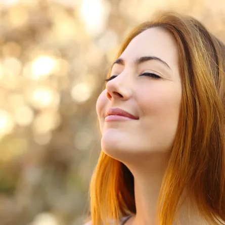 مارسي رياضة التنفس العميق للتخلص من المشاعر السلبية