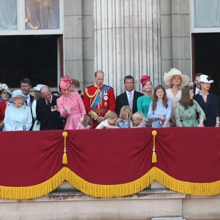 بالصور: الأميران جورج وشارلوت نجما إحتفال ذكرى ميلاد الملكة إليزابيث بلا منازع