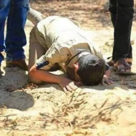 طفل يقتل أمه برصاصة طائشة