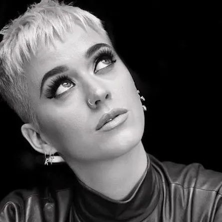 كايتي بيري تتصدر قائمة بيلبورد