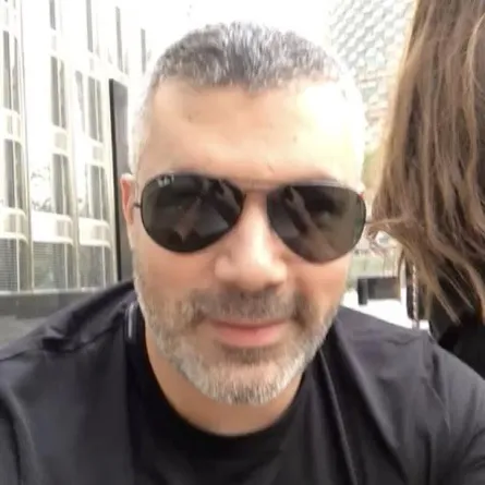 فارس كرم ينفي تعاقده مع متعهد حفل شرم الشيخ: حذرونا منه ولم نأخذه على محمل الجد