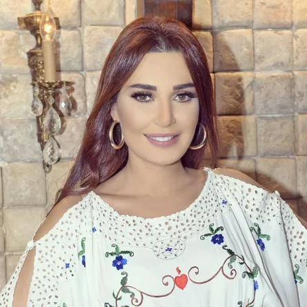 بالصور: سيرين عبد النور تحتفل بنجاح مسلسلها "قناديل العشاق"