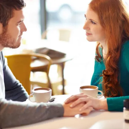 زوج لـ"محكمة الأسرة" :زوجتي هربت 14 سنة وسجلت ابنتي باسم عشيقها