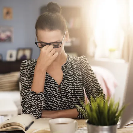 صداع العين: الأسباب وطرق العلاج