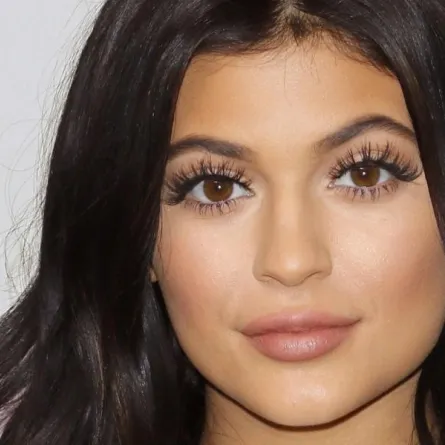 كايلي جينر تثير الجدل من جديد