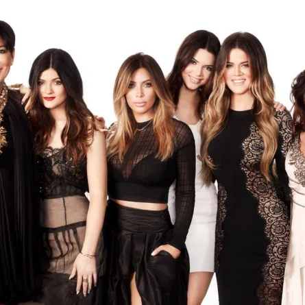 صوّتي للـ "الكارداشيان" الأكثر أناقة في العائلة!