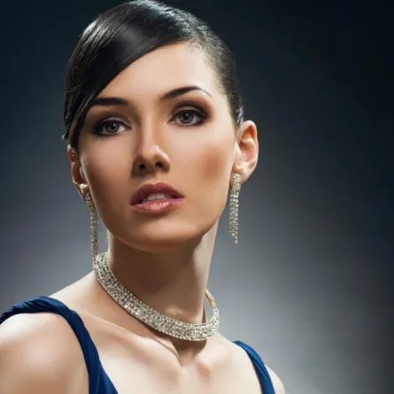 الماس والفيروز حجران لا تستغني عنهما في مجوهراتك