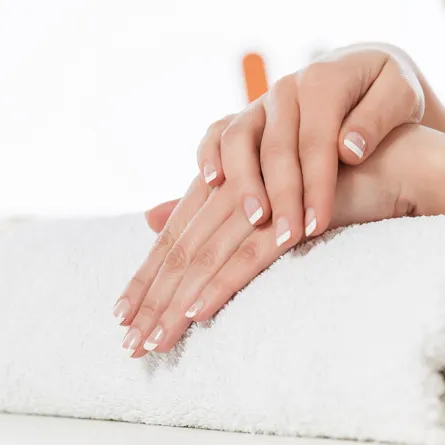 أسرار مخيفة تخفيها عنكِ صالونات العناية بالاظافر