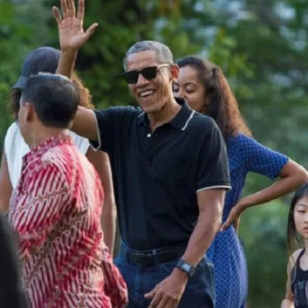 أوباما يزور منزل طفولته في جاكرتا