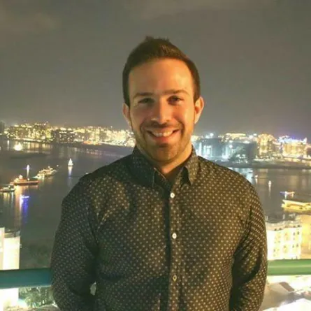 ماذا قال نذير عن شقيقه تيم حسن؟