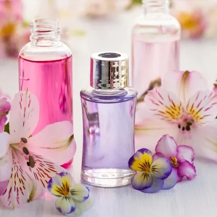 خطوات صنع عطر منعش في المنزل
