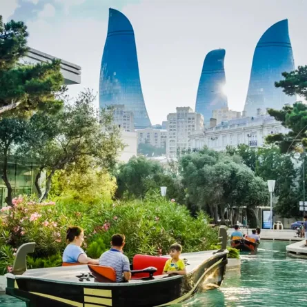 الاستحمام في النفط بـ"أذربيجان" وجهة السعوديين الجديدة للسياحة