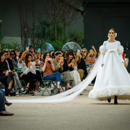 أسبوع باريس في يومه الرابع: عروض رائعة ومفاجآت من دار "شانيل"