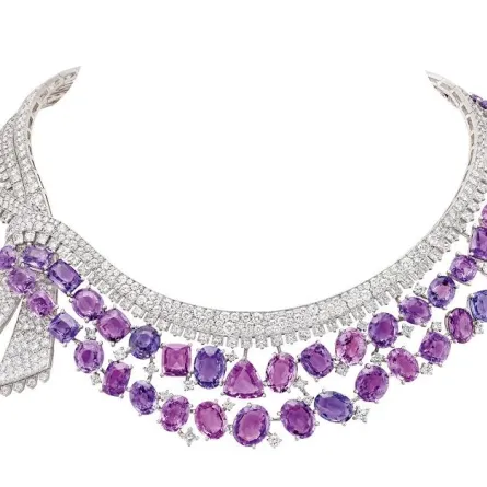 فان كليف أند أربلز تنفرد بتقديم مجوهرات فاخرة