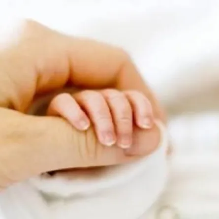 يبيع طفلهما لشراء بخور