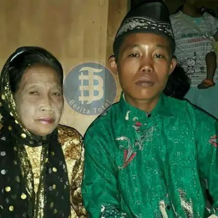 بالفيديو .. مراهق يتزوج من عجوز عمرها 71 عاماً