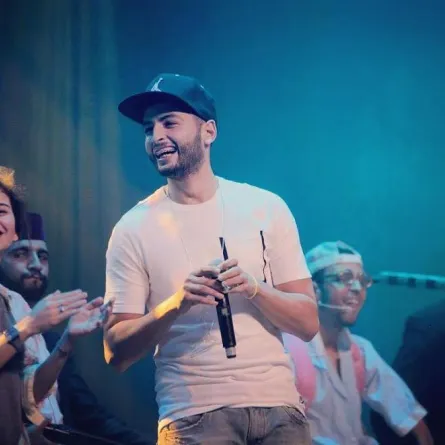 الفنان "أمينوكس" ينقل إلى المستشفى العسكري