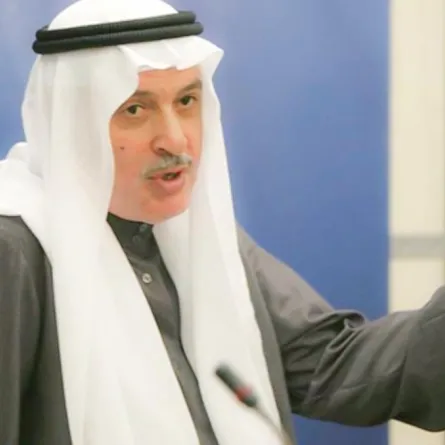 الفنان الكويتي حسين مكي في وضع صحي حرج وإبنه يقول: "إدعوا له"