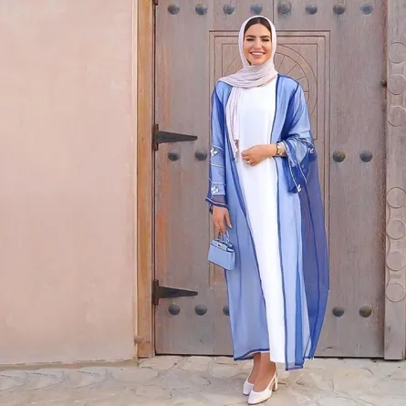 أجمل العبايات الملونة لاطلالة منعشة في الصيف