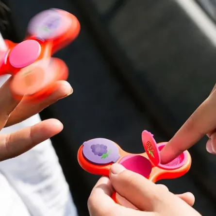 إطلاق لعبة "سبينر" للنساء فقط