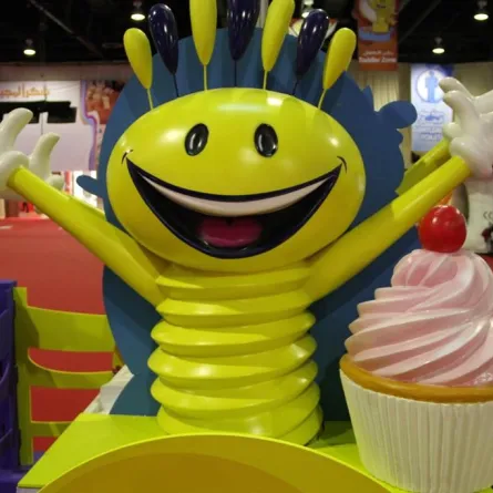 عالم مدهش على الأبواب