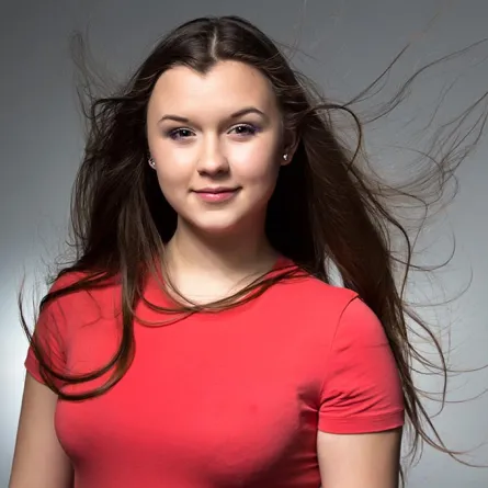 عمري 22 سنة ووزني 100كلغ!