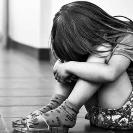 في الطائف طفل يدعس طفلة ويتركها غارقة في دمائها