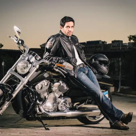 اللعنة مستمرة: حسن الرداد في المستشفى بعد توقيع عقد مسلسله الجديد